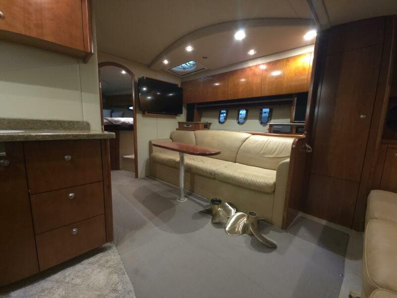 2008 Cruisers Yachts 