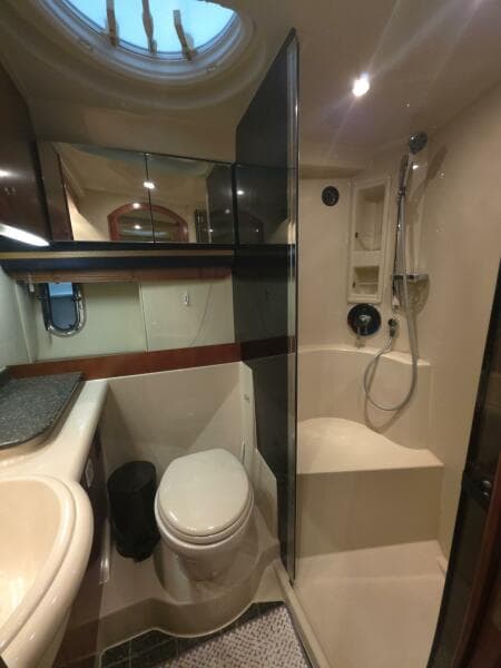 2008 Cruisers Yachts 