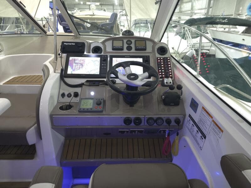 2008 Cruisers Yachts 