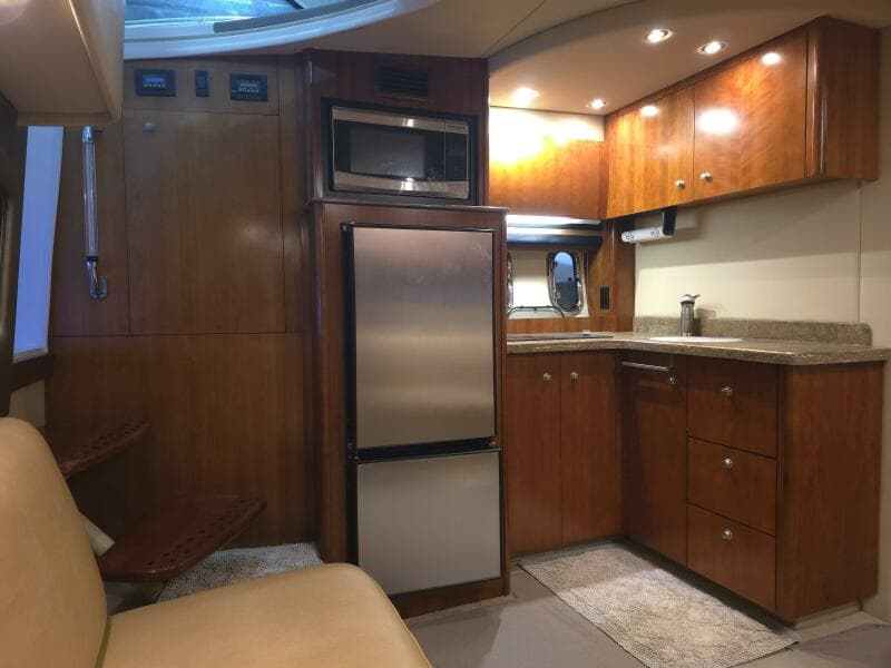 2008 Cruisers Yachts 