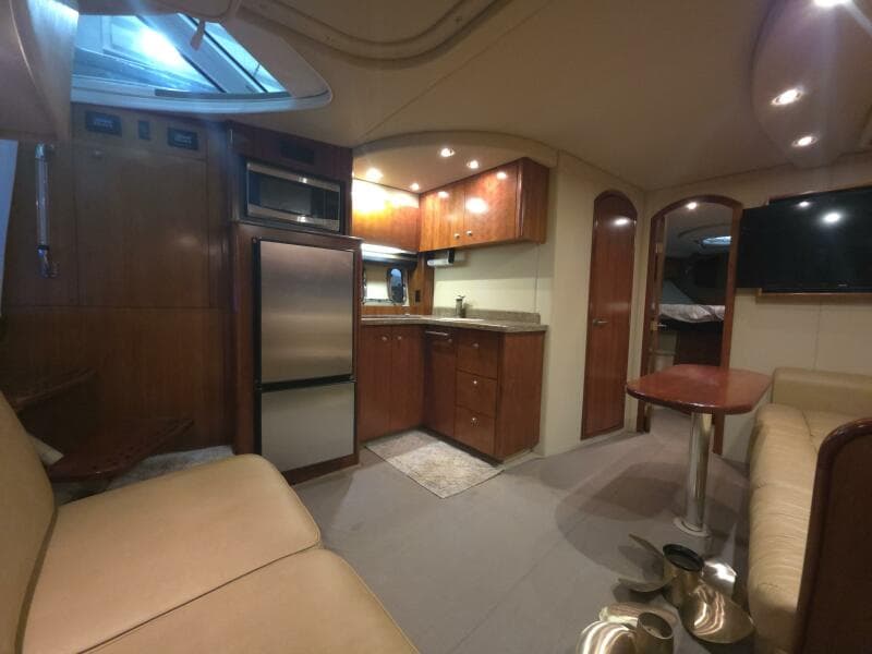 2008 Cruisers Yachts 