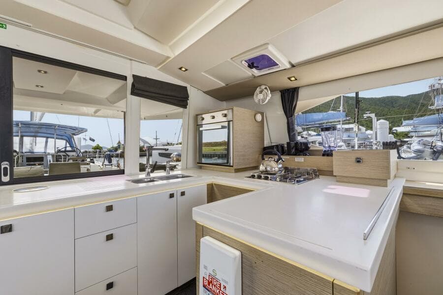 2020 Fountaine Pajot Astrea 42