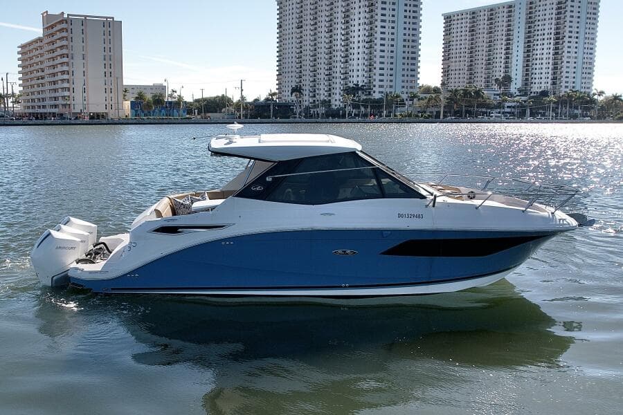 2022 Sea Ray Sundancer 230