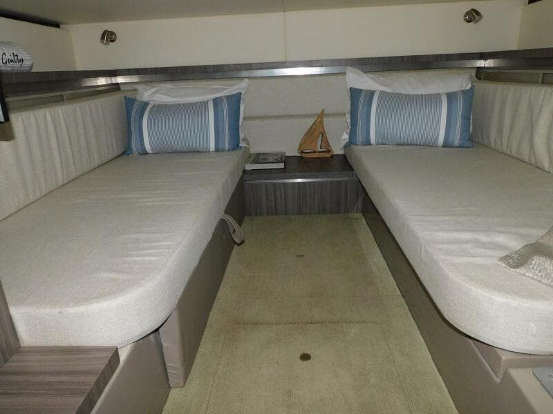 2018 Sea Ray Sundancer 320