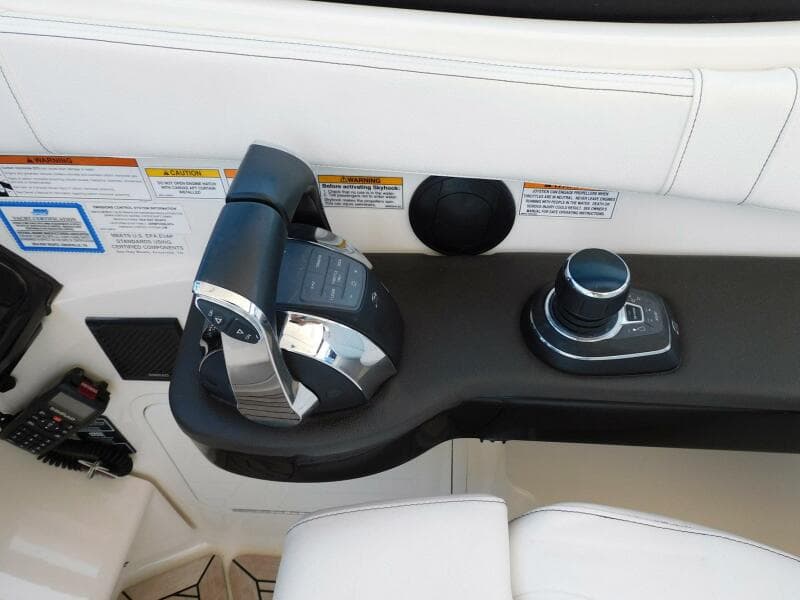 2018 Sea Ray Sundancer 320