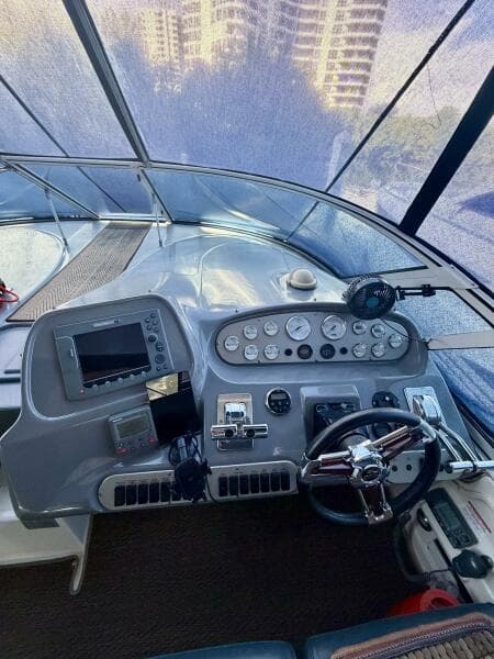 2007 Cruisers Yachts 370 Express