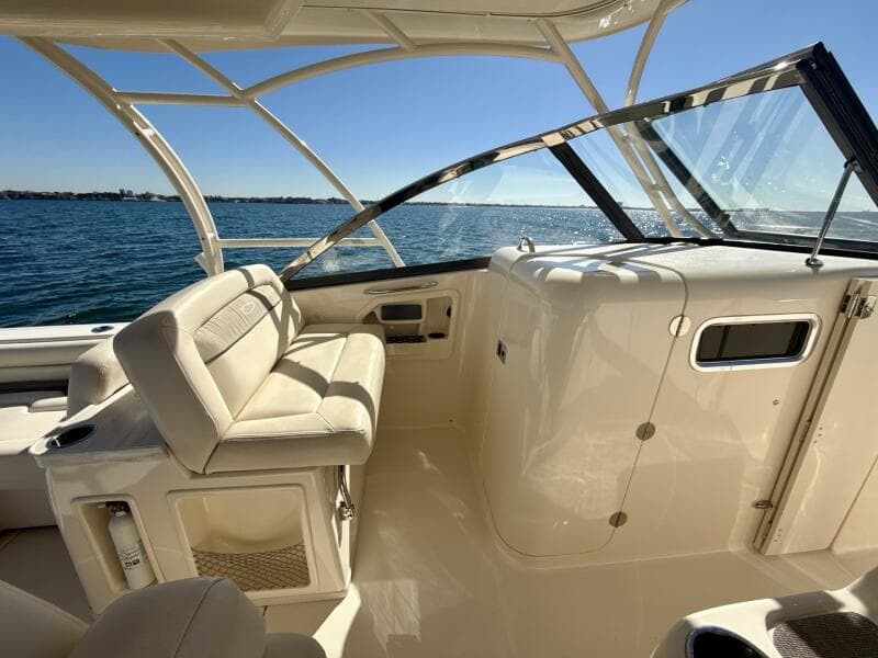 2016 Grady-White 307 Freedom