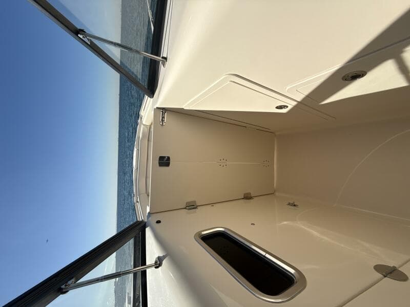 2016 Grady-White 307 Freedom