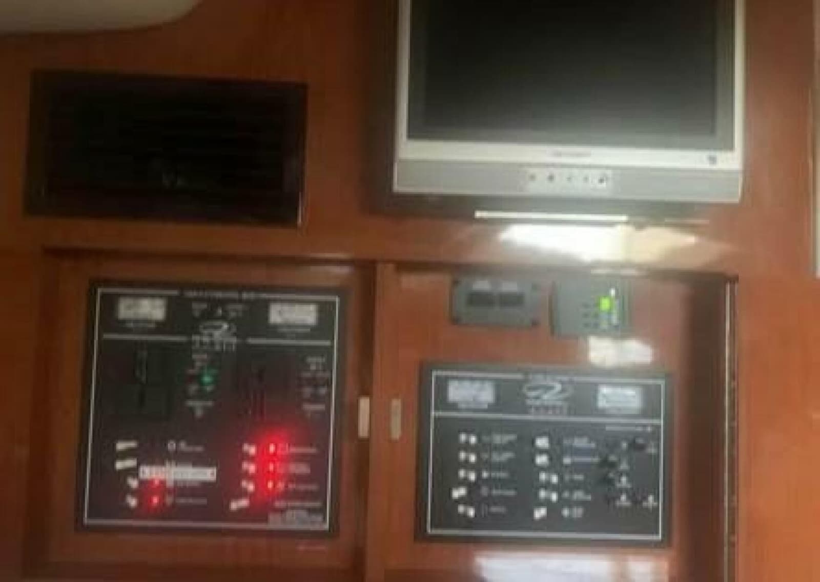 2006 Regal 3060 Window Express