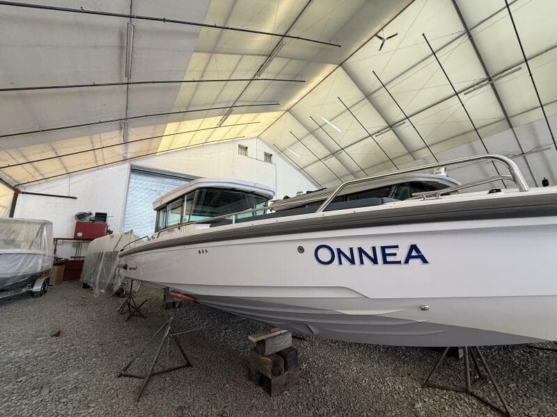 2022 Axopar 28 Cabin