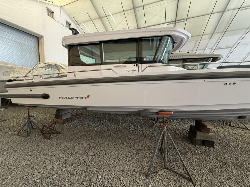 2022 Axopar 28 Cabin