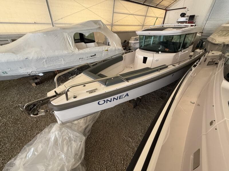2022 Axopar 28 Cabin
