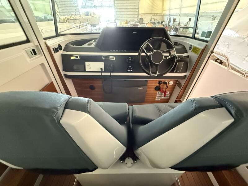 2022 Axopar 28 Cabin