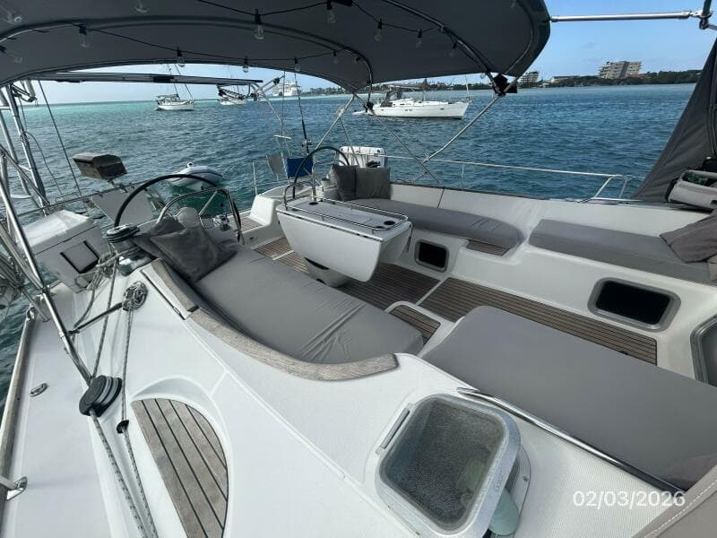 54' Jeanneau cockpit1