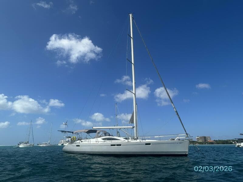 54' Jeanneau starboard forward profile