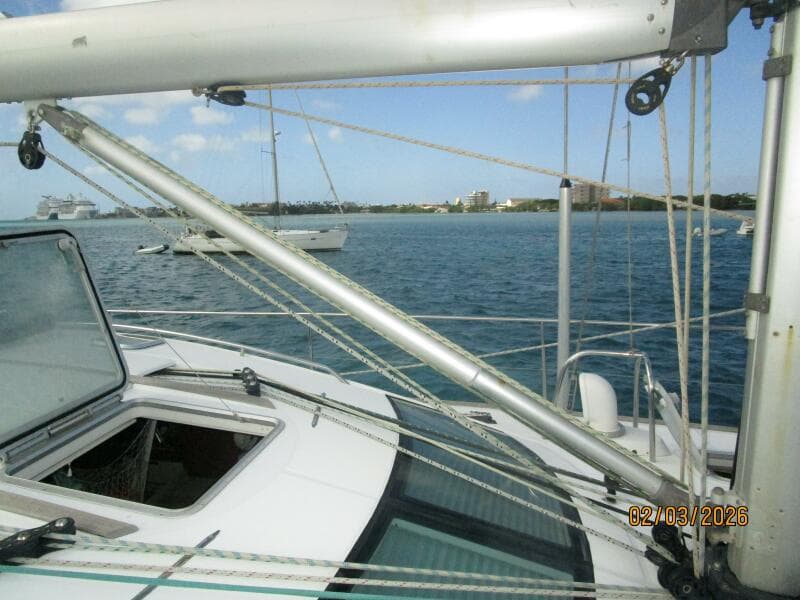 54' Jeanneau boom vang1