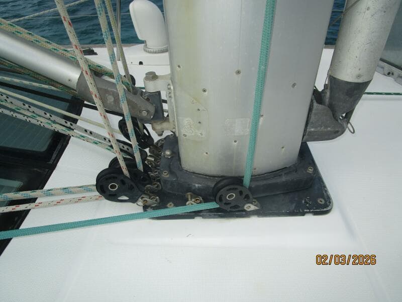 54' Jeanneau mast base1