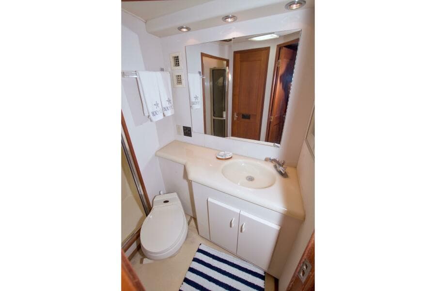 1990 Viking 53 Convertible