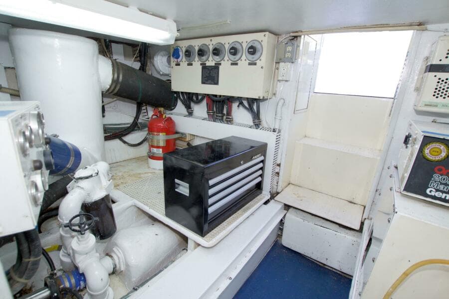 1990 Viking 53 Convertible
