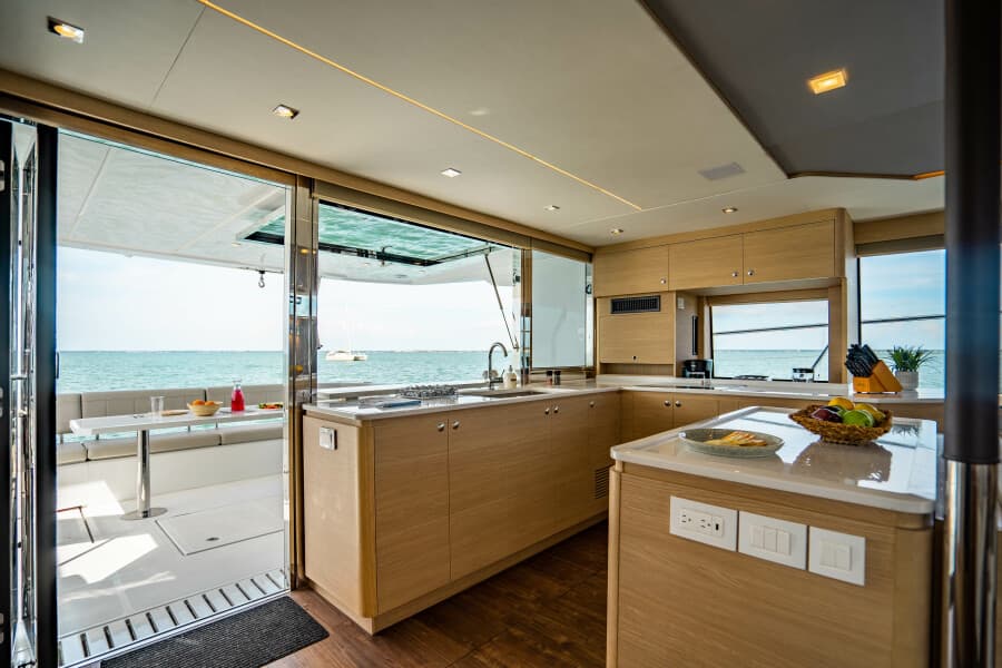 2024 Aquila 54 Yacht