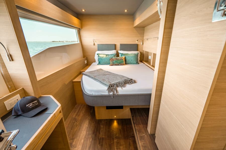 2024 Aquila 54 Yacht
