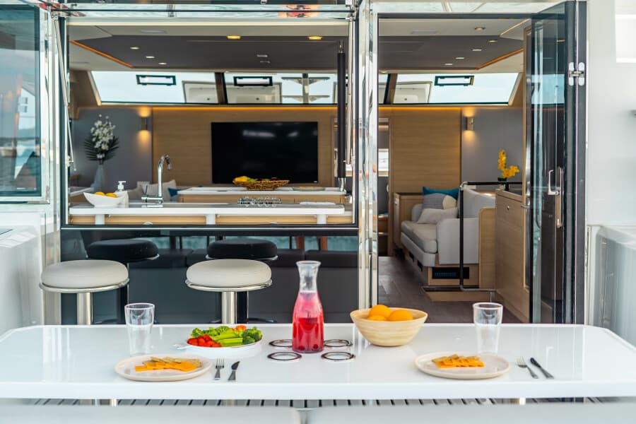 2024 Aquila 54 Yacht