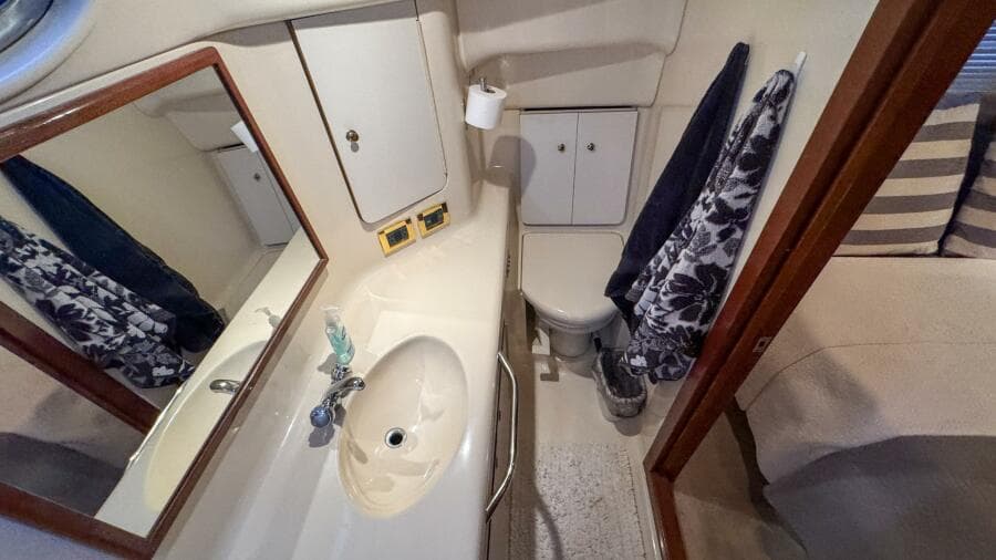Aft Ensuite Head