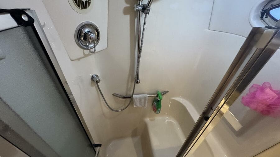 Aft Ensuite Shower