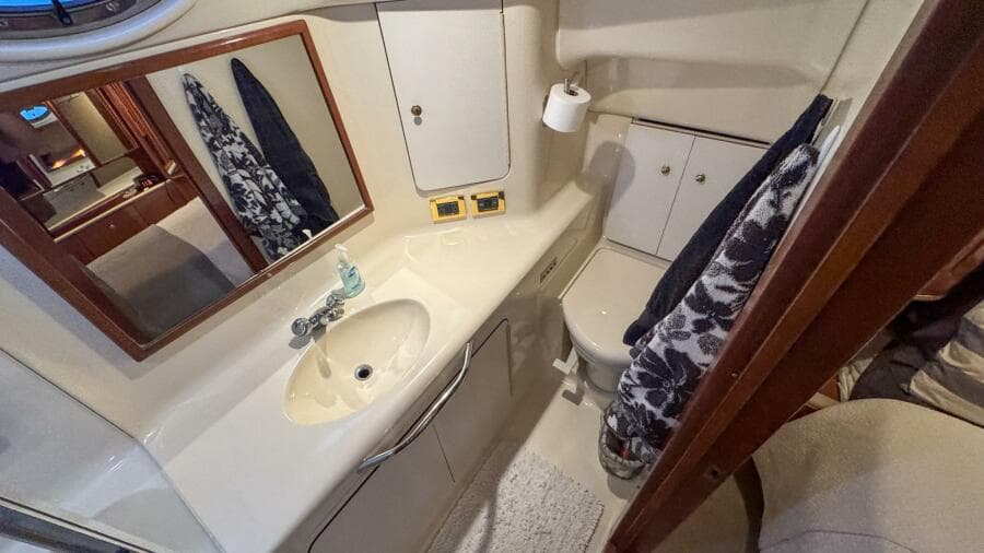 Aft Ensuite Head