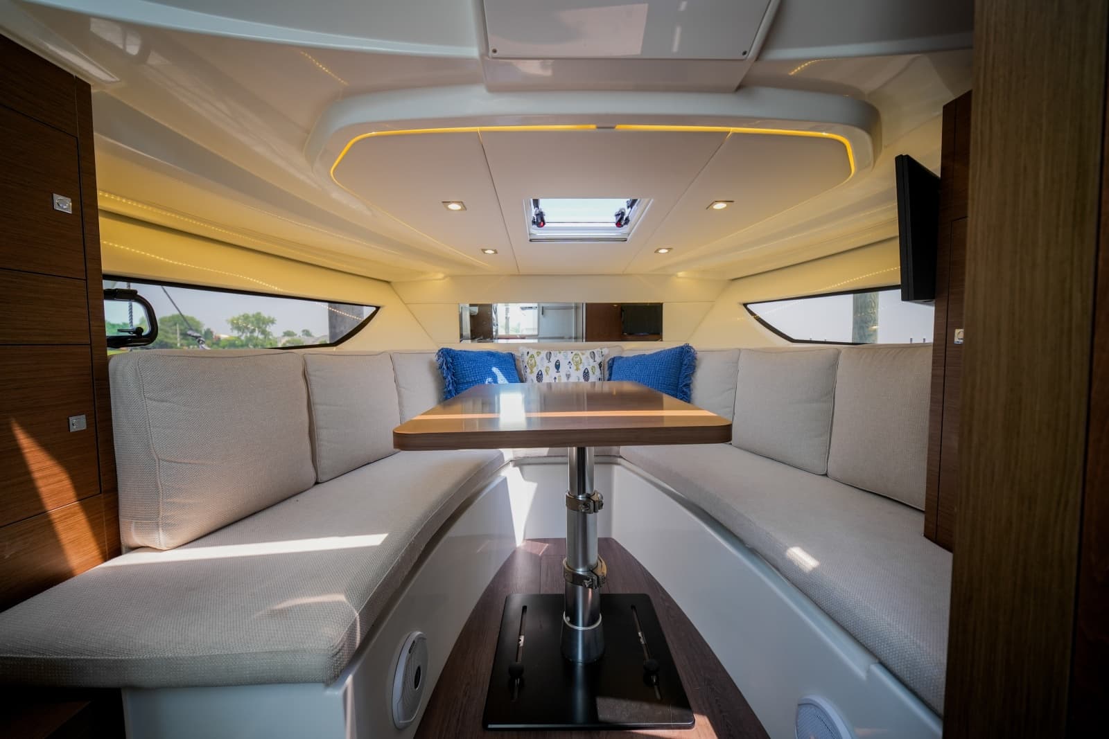 2019 Jeanneau 10.5