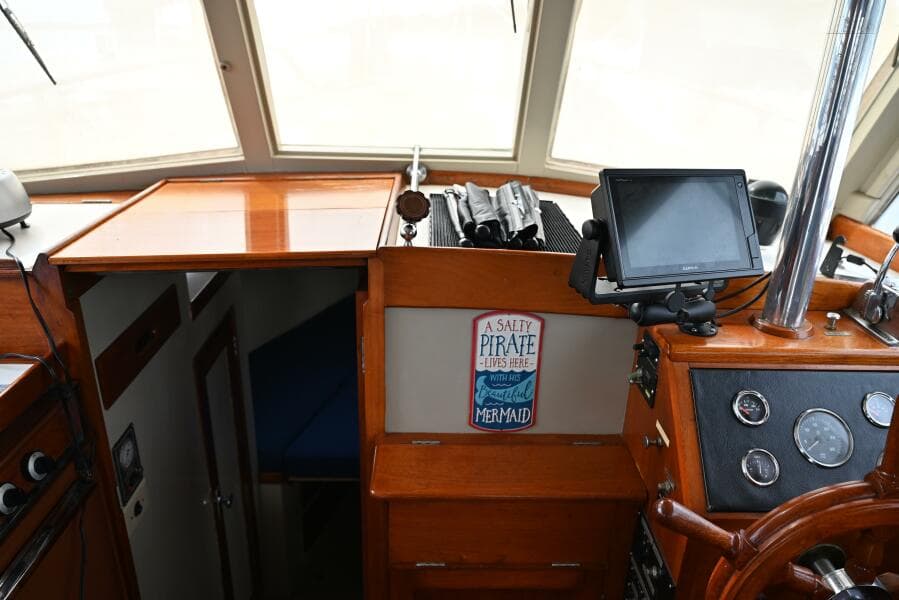 1970 Grand Banks Flybridge Trawler