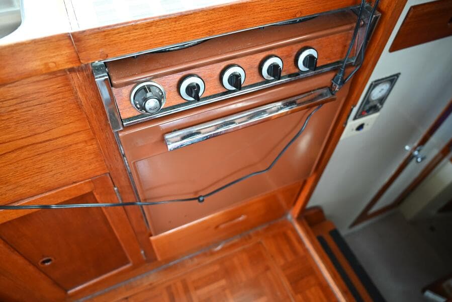 1970 Grand Banks Flybridge Trawler