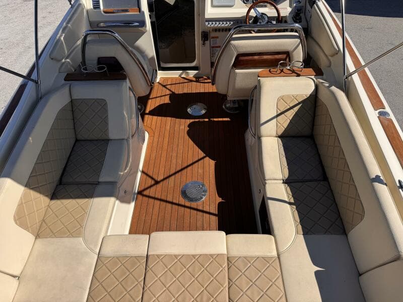 2019 Chris-Craft 