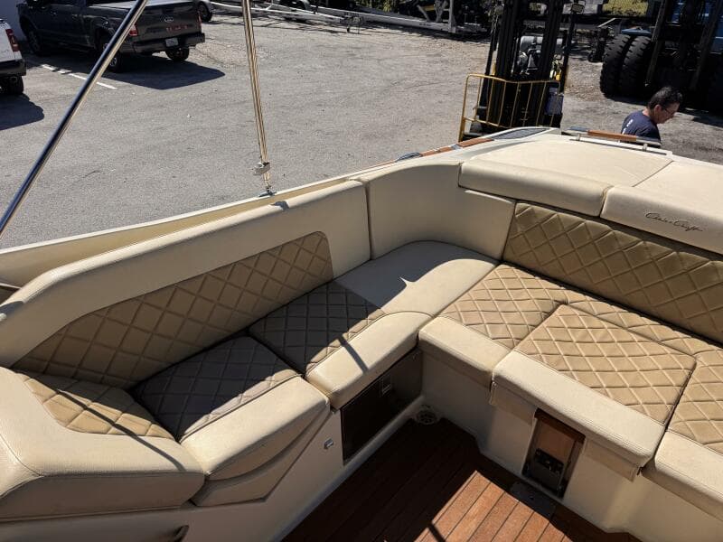 2019 Chris-Craft 