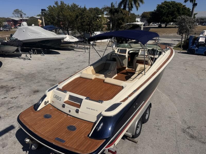2019 Chris-Craft 