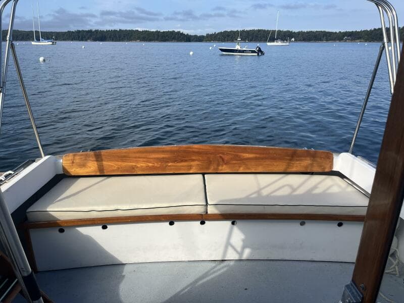 Miracle stern seat