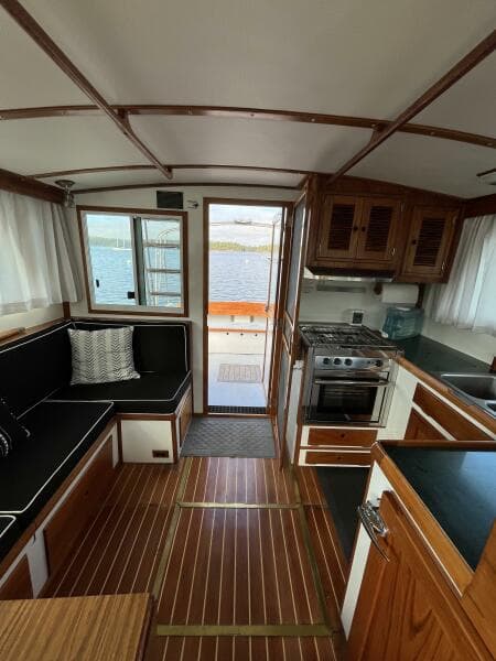 Miracle salon looking aft
