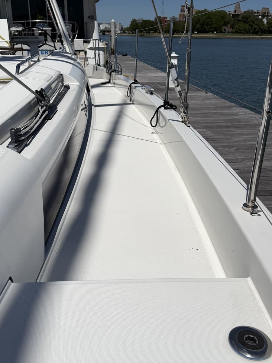 2022 Beneteau Oceanis Yacht 54