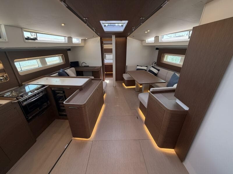 2022 Beneteau Oceanis Yacht 54