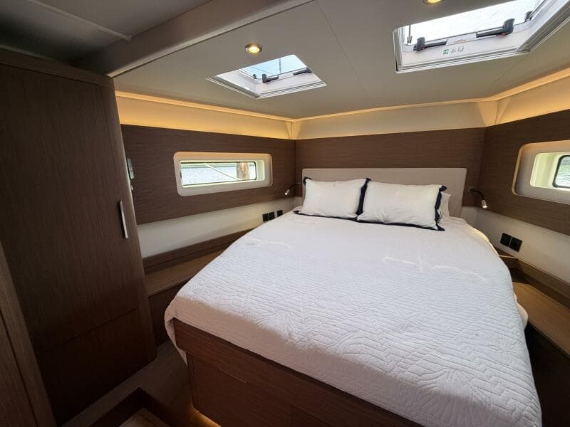 2022 Beneteau Oceanis Yacht 54
