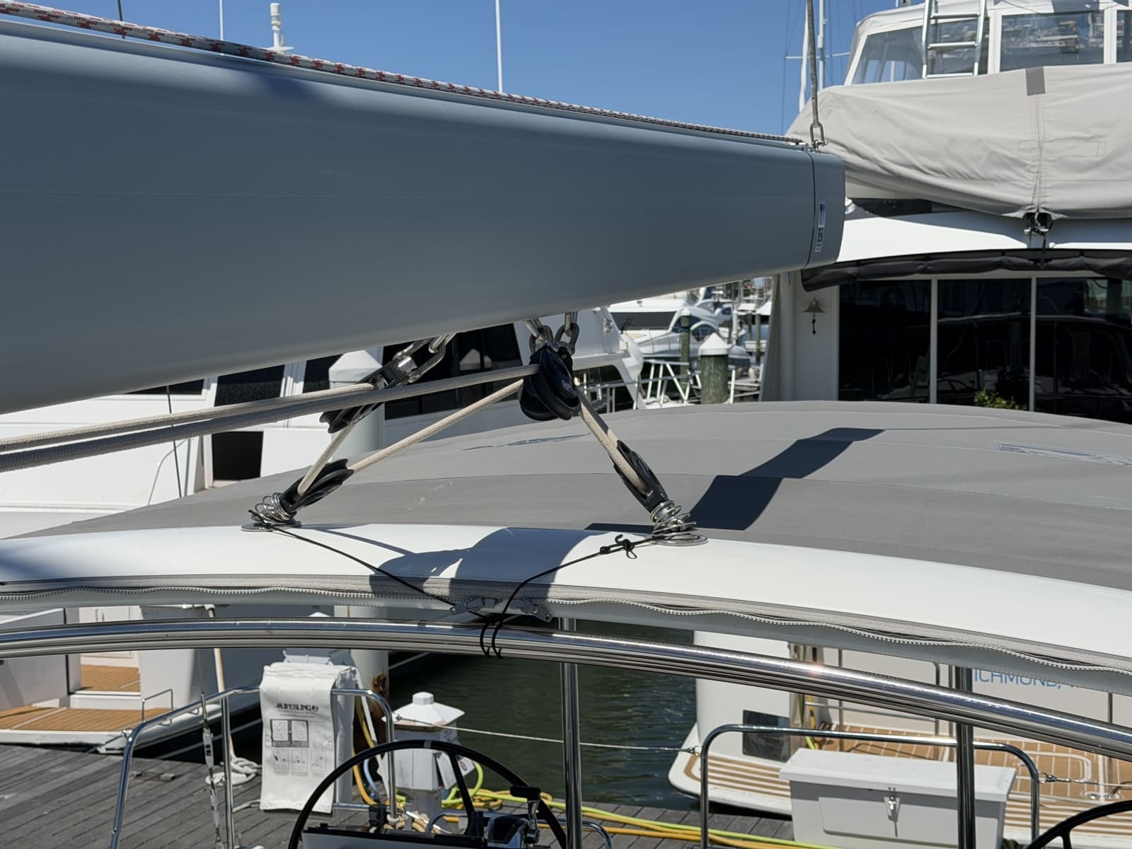 2022 Beneteau Oceanis Yacht 54