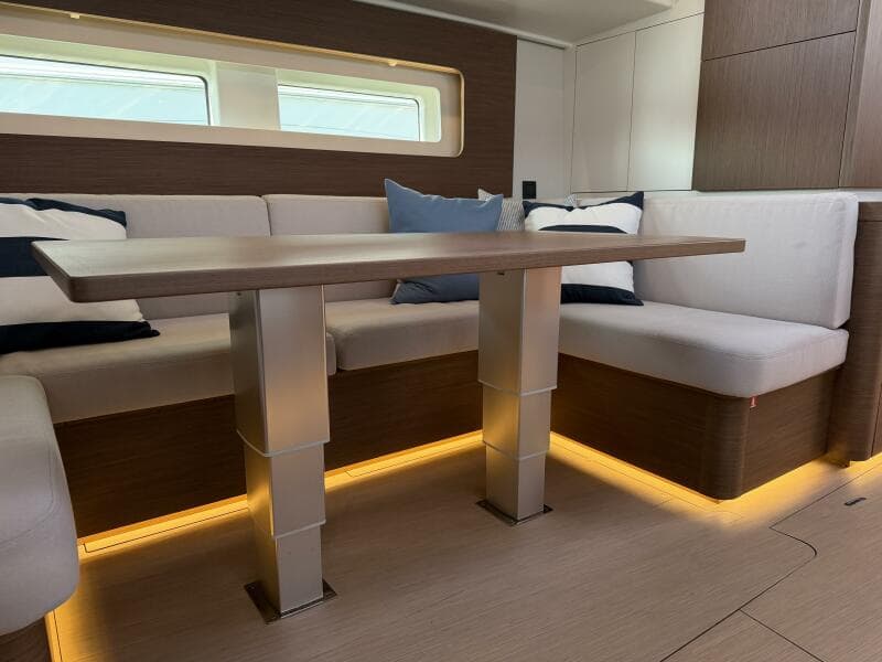 2022 Beneteau Oceanis Yacht 54