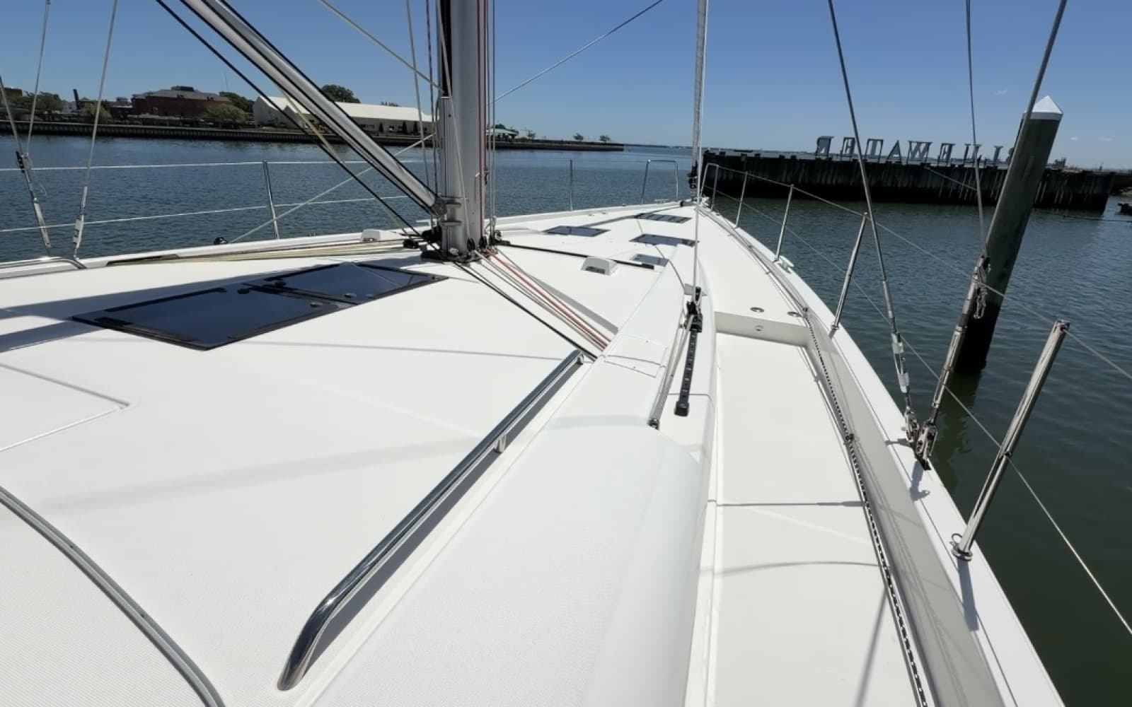 2022 Beneteau Oceanis Yacht 54