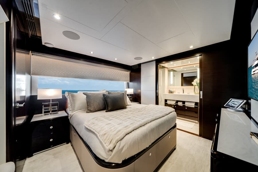 2022 Ocean Alexander 37L