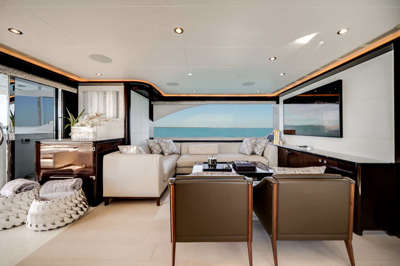 2022 Ocean Alexander 37L