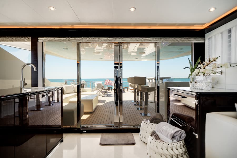 2022 Ocean Alexander 37L