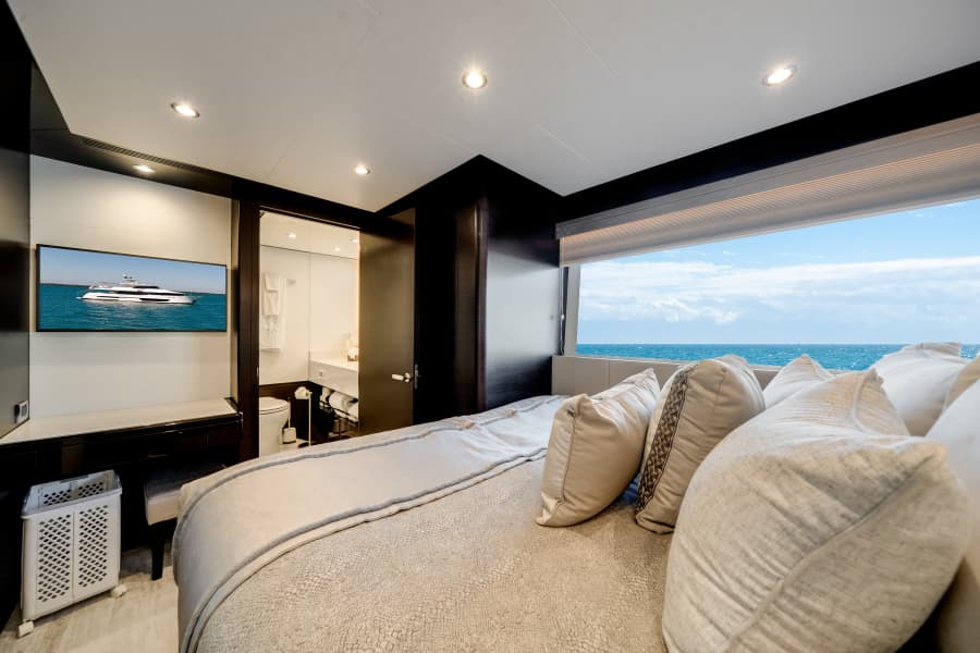 2022 Ocean Alexander 37L