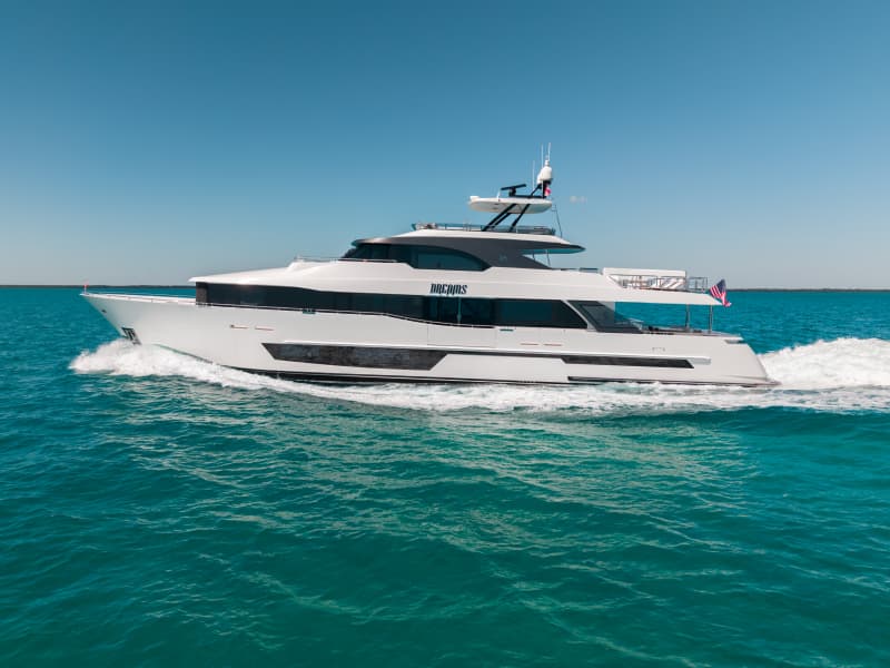 2022 Ocean Alexander 37L