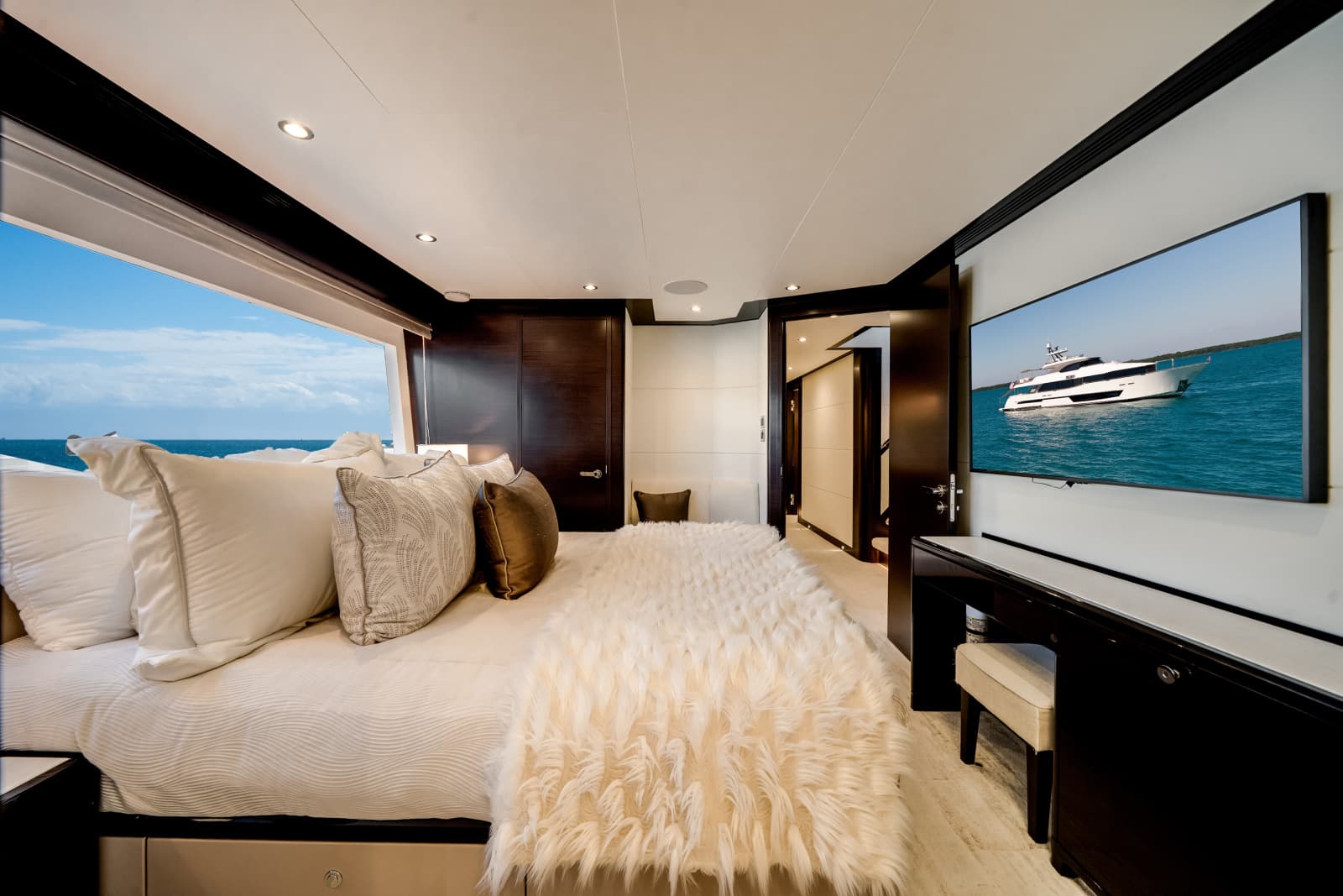 2022 Ocean Alexander 37L