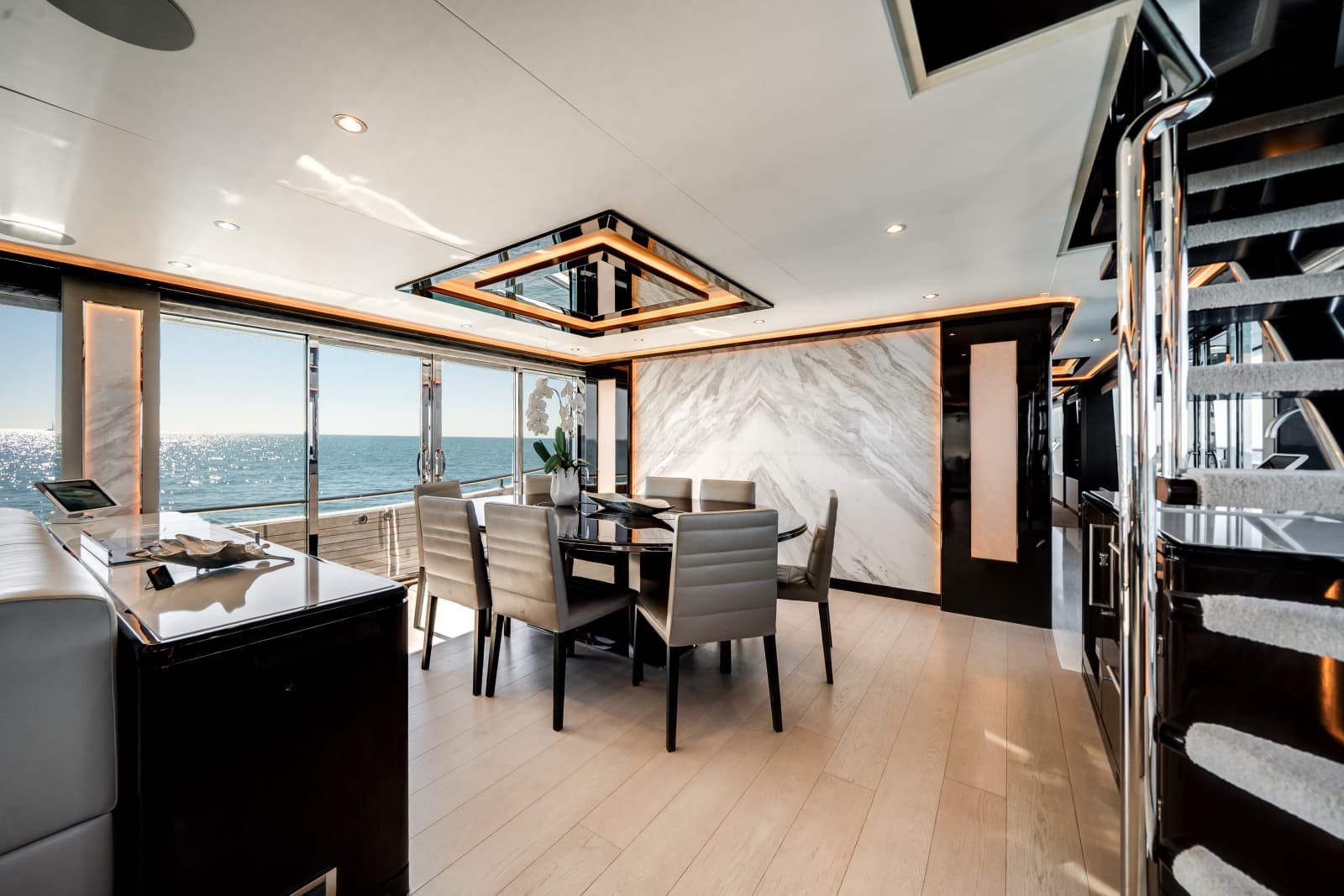 2022 Ocean Alexander 37L
